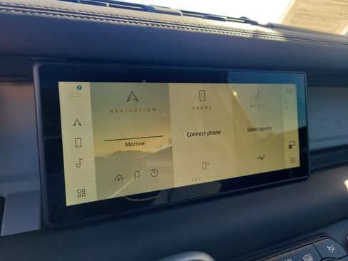 Used 2024 Land Rover Defender 90 X-Dynamic SE image 22