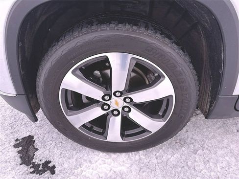 Used 2020 Chevrolet Traverse LT w/ LT Premium Package image 33