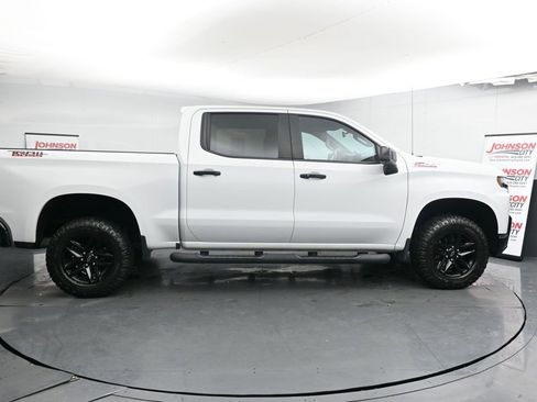 Used 2021 Chevrolet Silverado 1500 LT Trail Boss image 9