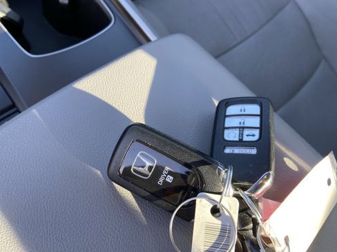 Used 2020 Honda Accord Touring image 47