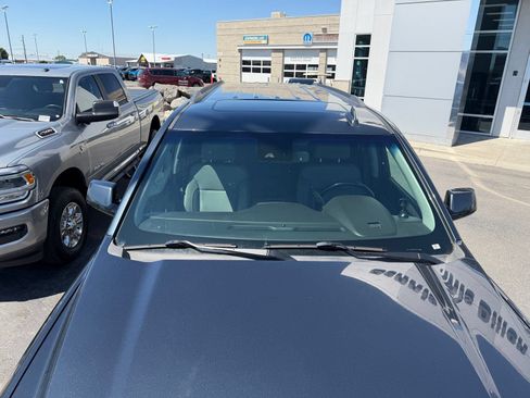 Used 2019 Chevrolet Suburban LT AWD/4WD image 2