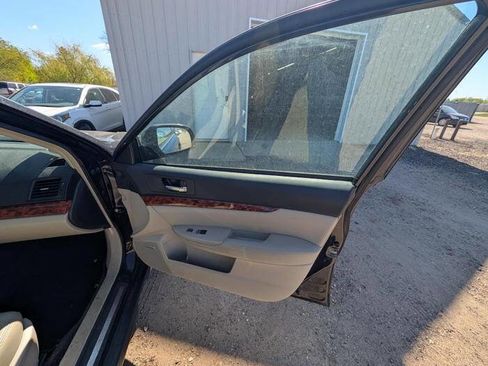Used 2010 Subaru Outback 3.6R Limited AWD/4WD image 30