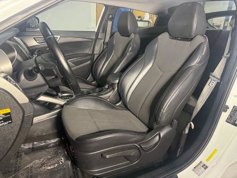 Used 2015 Hyundai Veloster w/ Option Group 03 FWD image 26