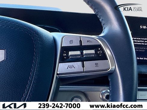 Used 2025 Kia Telluride EX w/ EX Captain's Chair Package image 39