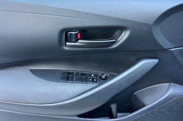 Used 2025 Toyota Corolla LE FWD image 11