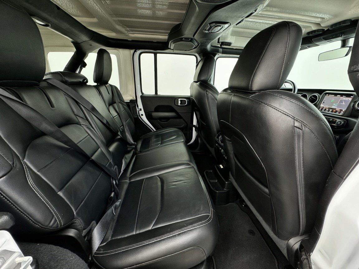 Used 2021 Jeep Wrangler Unlimited Sahara AWD/4WD image 18