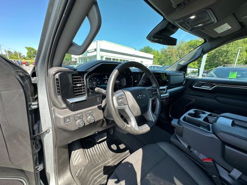 Used 2026 Chevrolet Silverado 1500 RST AWD/4WD image 19