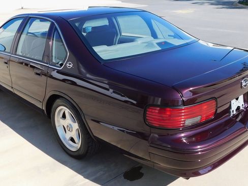 Used 1996 Chevrolet Impala SS RWD image 19