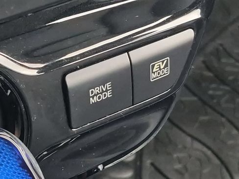 Used 2019 Toyota Prius XLE AWD/4WD image 30