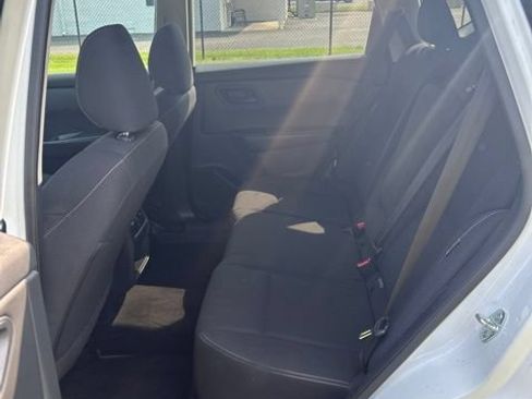 Used 2024 Nissan Rogue S AWD/4WD image 15