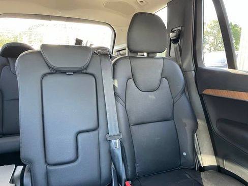 Used 2023 Volvo XC90 B5 Plus w/ Protection Package Premier AWD/4WD image 4