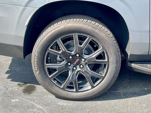 New 2025 GMC Yukon XL Denali AWD/4WD image 38