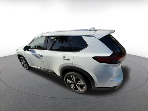 Used 2026 Nissan Rogue SL FWD image 4