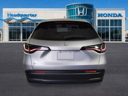 New 2026 Honda HR-V LX image 4
