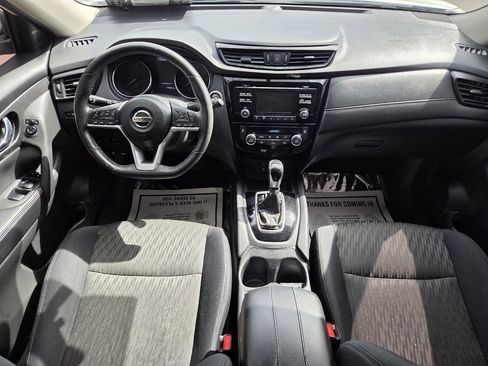 Used 2017 Nissan Rogue SV w/ Midnight Edition AWD/4WD image 6