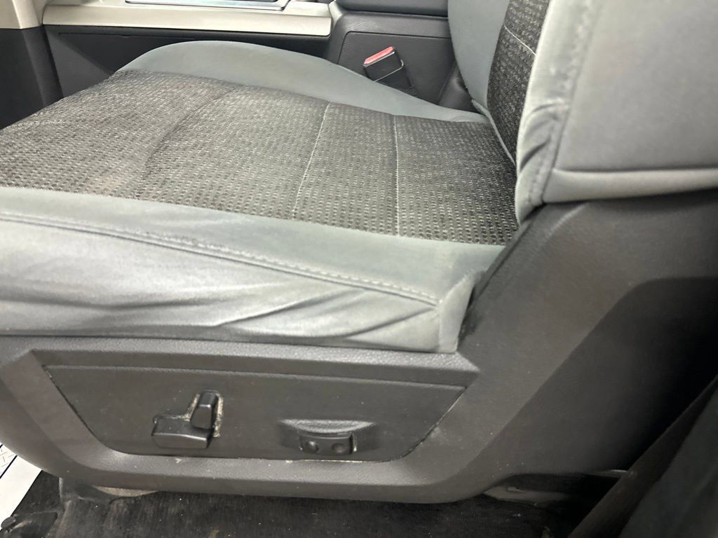 Used 2015 RAM 1500 Big Horn AWD/4WD image 34