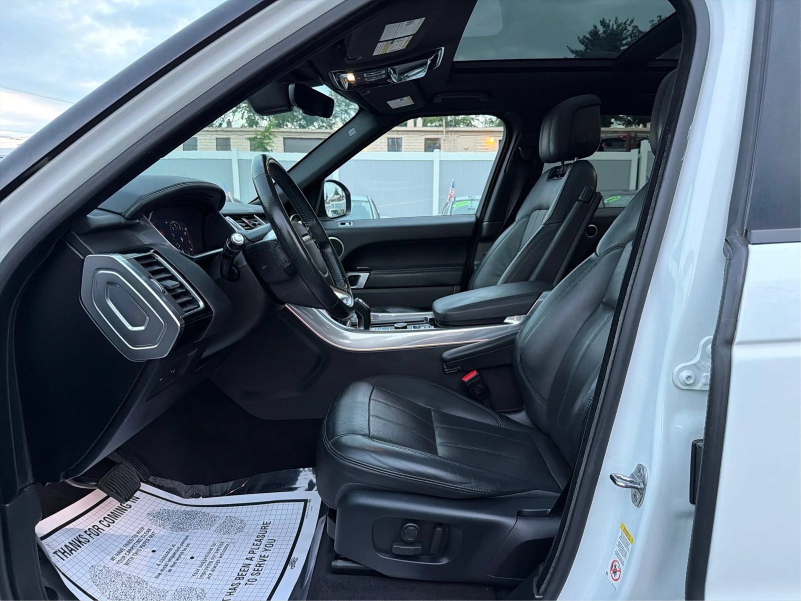 Used 2018 Land Rover Range Rover Sport HSE AWD/4WD image 9