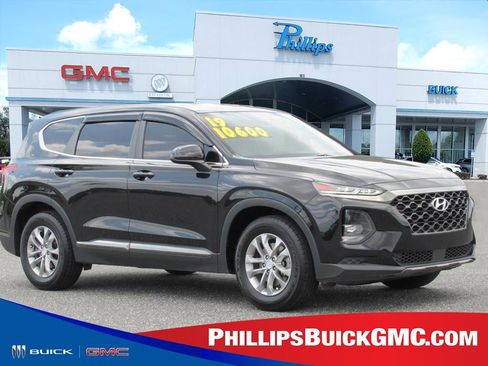 Used 2019 Hyundai Santa Fe SE FWD image 1