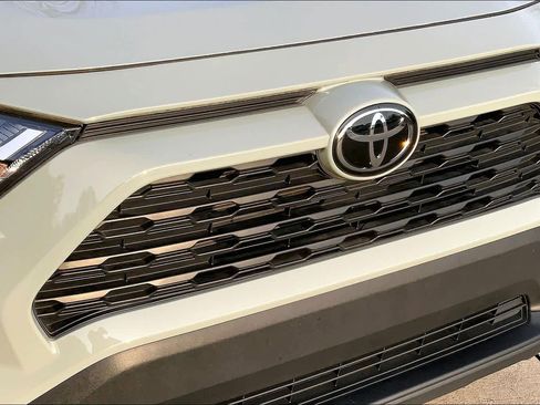 Used 2023 Toyota RAV4 XLE image 30