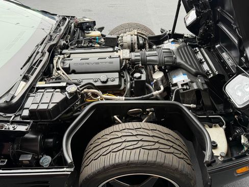 Used 1993 Chevrolet Corvette Coupe RWD image 28
