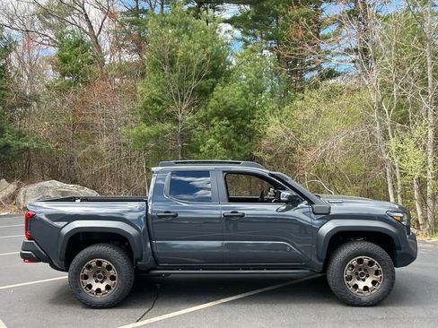 Used 2025 Toyota Tacoma 4x4 Double Cab Hybrid w/ Tow Tech Package image 6