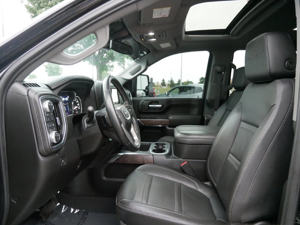 Used 2023 GMC Sierra 3500 Denali AWD/4WD image 9