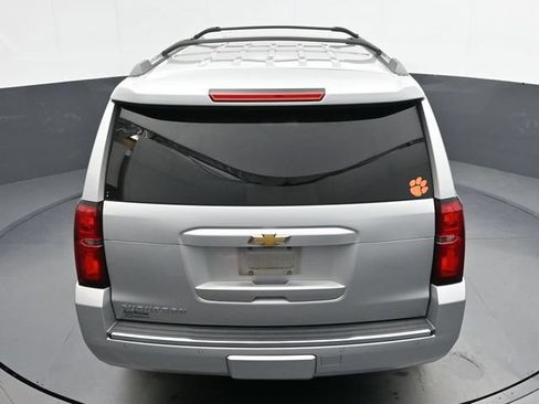 Used 2016 Chevrolet Suburban LTZ RWD image 21