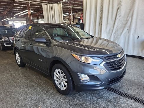 Used 2018 Chevrolet Equinox LS FWD image 4