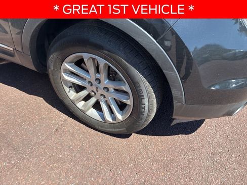 Used 2014 Ford Explorer XLT w/ Equipment Group 202A AWD/4WD image 4