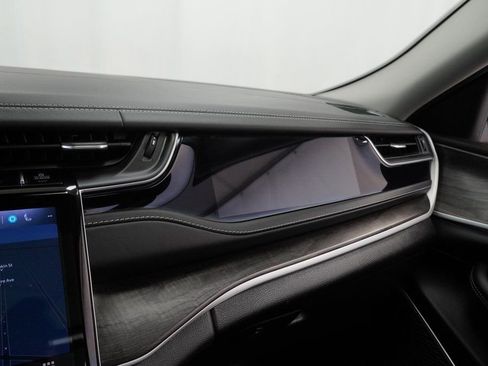 Used 2022 Jeep Grand Cherokee Limited 4xe image 35