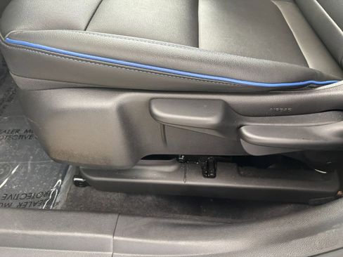 Used 2025 Buick Envista Sport Touring image 23