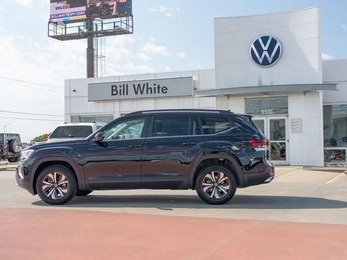 New 2026 Volkswagen Atlas SE FWD image 3