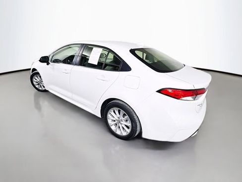 Used 2021 Toyota Corolla LE w/ LE Convenience Package FWD image 6