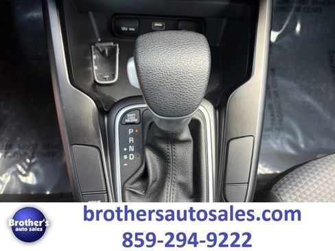 Used 2025 Kia Soul LX w/ LX Technology Package FWD image 23