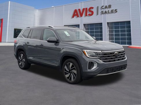 Used 2025 Volkswagen Atlas SEL image 3