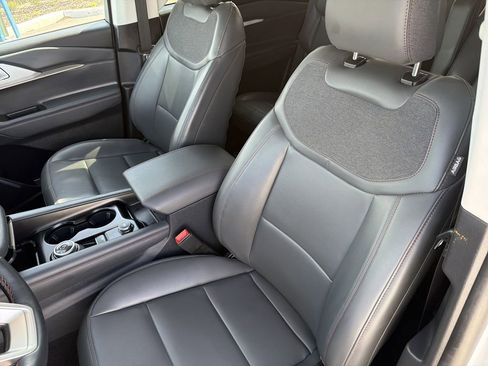 Certified 2025 Ford Explorer Active w/ Active Comfort Package RWD image 20