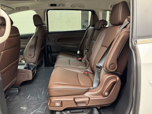 New 2026 Honda Odyssey Touring image 15