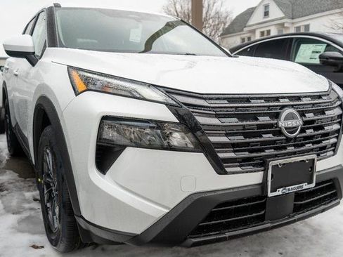 New 2026 Nissan Rogue SV w/ Cold Weather Package AWD/4WD image 4