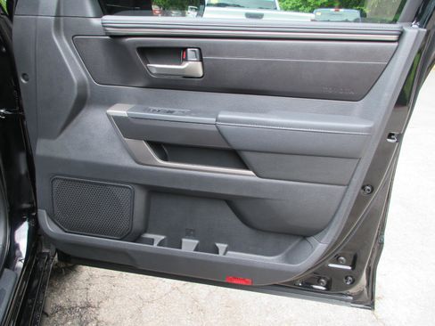 Used 2025 Toyota Tundra SR5 w/ SR5 Premium Package AWD/4WD image 20