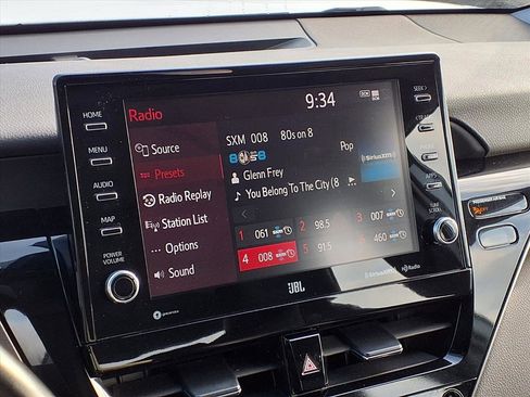 Used 2022 Toyota Camry XLE image 7