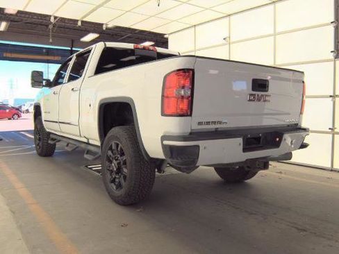 Used 2016 GMC Sierra 2500 Denali w/ Duramax Plus Package image 6