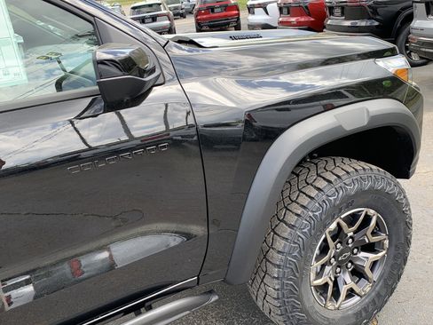 New 2026 Chevrolet Colorado ZR2 w/ Technology Package AWD/4WD image 30