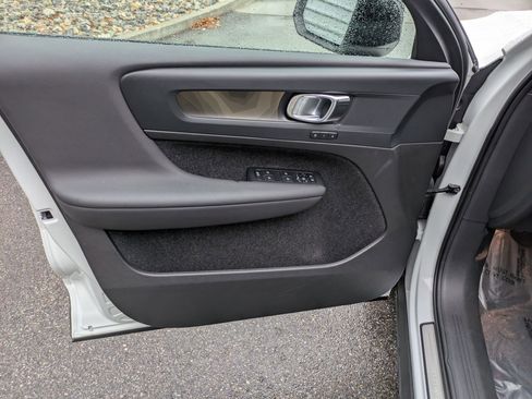 Certified 2023 Volvo C40 P8 Recharge Plus image 12