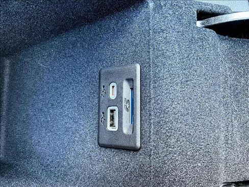 Used 2022 Cadillac XT6 Premium Luxury w/ Technology Package image 26