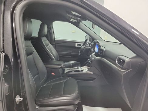 Used 2020 Ford Explorer XLT w/ Equipment Group 202A RWD image 22