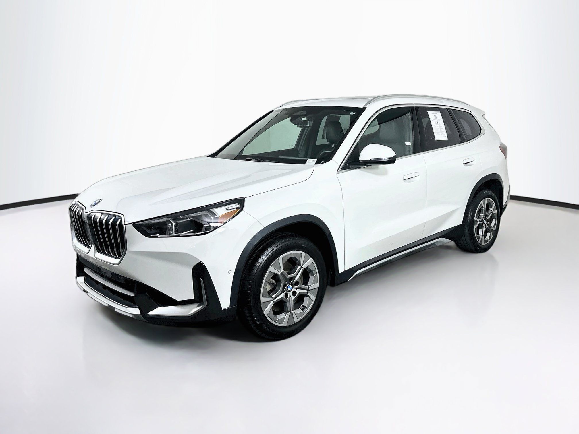 Used 2026 BMW X1 xDrive28i AWD/4WD image 3