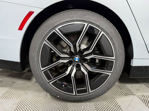 New 2025 BMW 760i xDrive w/ Executive Package image 26