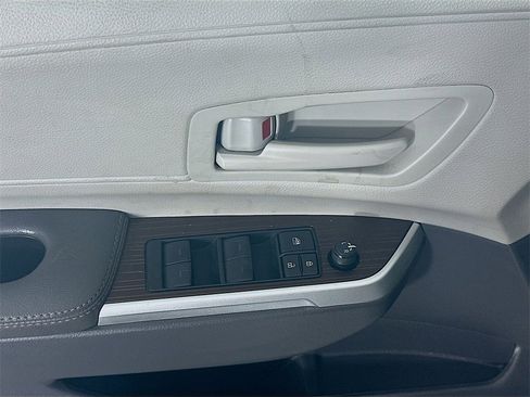 Used 2024 Toyota Sienna LE image 24