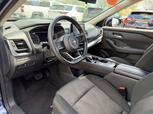 Used 2024 Nissan Rogue SV FWD image 19