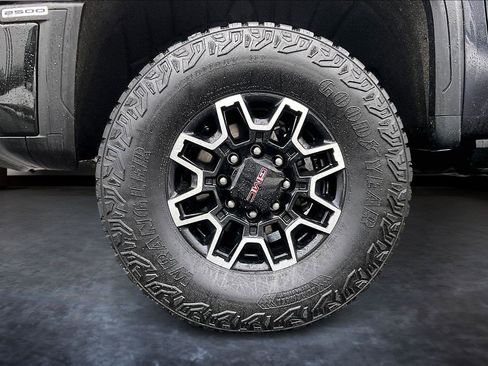 Used 2024 GMC Sierra 2500 AT4X w/ Snow Plow Prep/Camper Package image 8